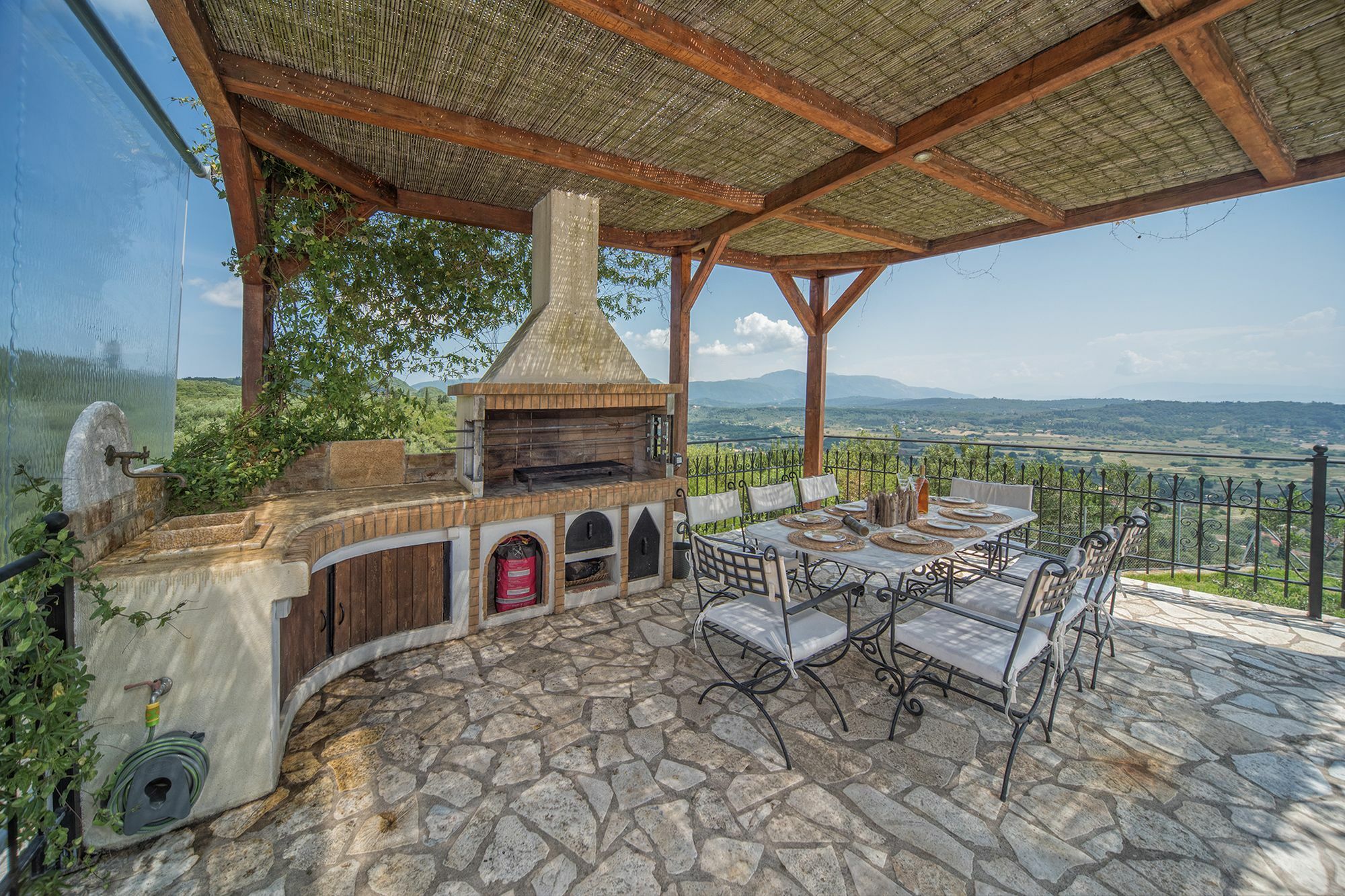 Traditional Fioretta Villa *