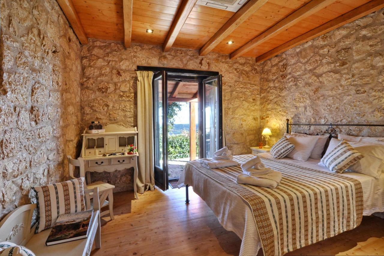 Traditional Fioretta Villa